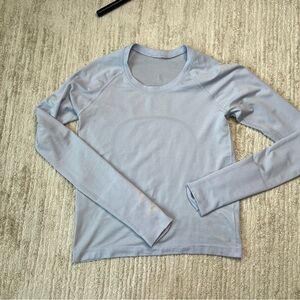 Lululemon Swiftly Tech Long Sleeve Crew
Serene Blue